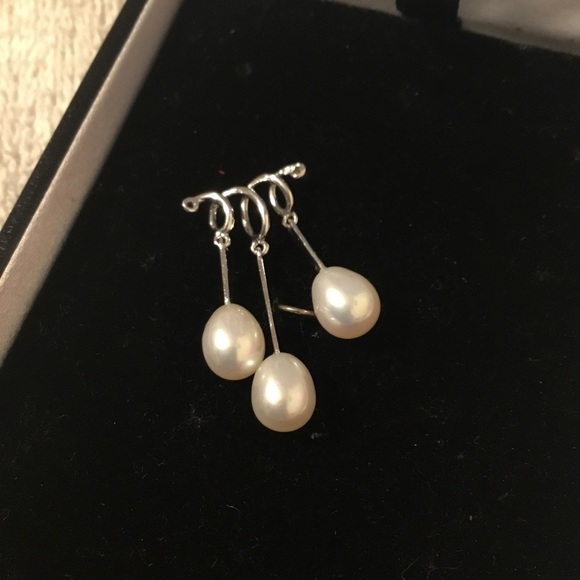 14K White Gold & White Freshwater Pearls Dangle Pendant - Picture 8 of 16